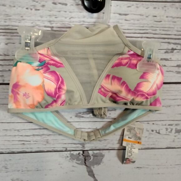 New Without tags. "bikini Lab" woman's bikini top - Picture 2 of 9